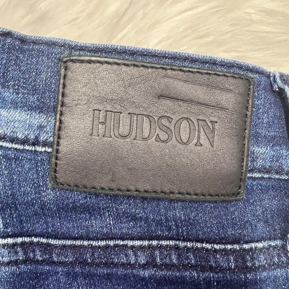 👖|•HUDSON•| Dark Wash Raw Hem Tapered Leg Jeans Size 34👖 - Picture 4 of 8